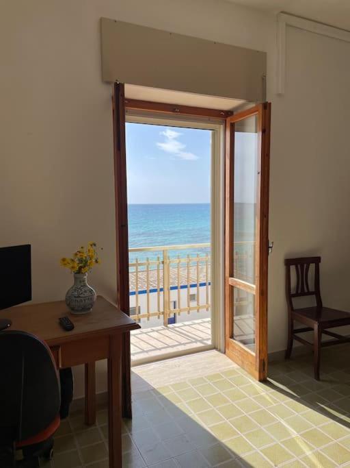 Panoramico Appartamento Lido Conchiglie Gallipoli Exterior photo